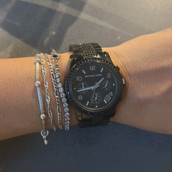 Michael Kors black watch - Picture 1 of 5